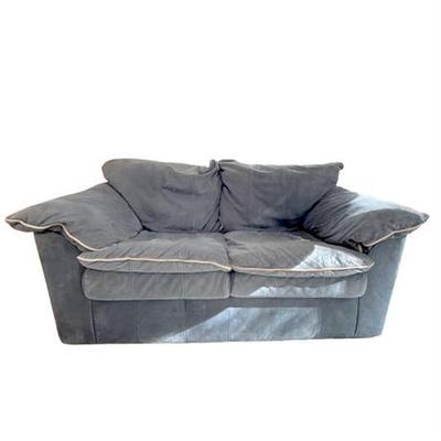 Lot 013   
Suede Love Seat
