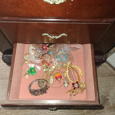 Sale Photo Thumbnail #80