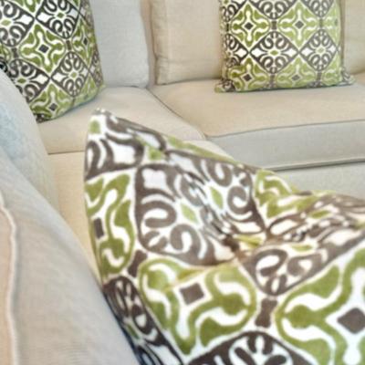 Sale Photo Thumbnail #11: Ethan Allen Sectional
Color: off white
Dimensions: 167.38” D, 31” H, Seat/Arm 24” H, Seat Interior 30” W, Seat Interior 24” D
Total sectional pieces 6
(4 pieces pictured)
Condition: Excellent