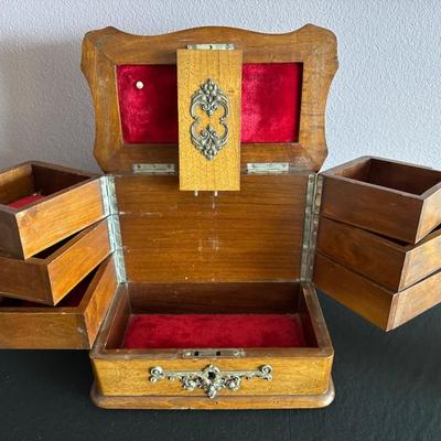 Vintage Wooden Jewelry Box	