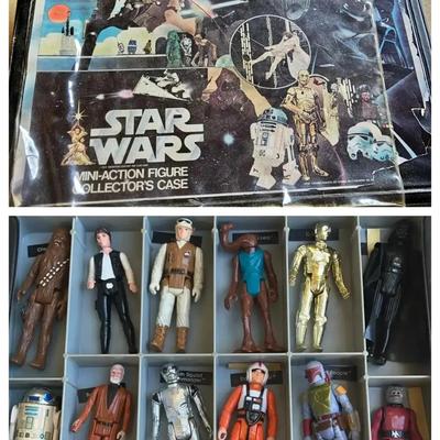 Vintage Star Wars Kenner Action Figure Collection in Blue Collector Case