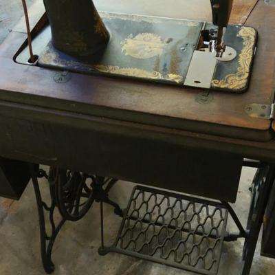 Antique Singer Sewing Machine 