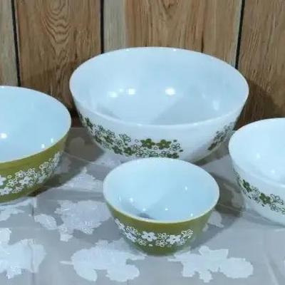 Pyrex "Spring Blossom"/"Crazy Daisy" Set Of 4 Mixing Bowls