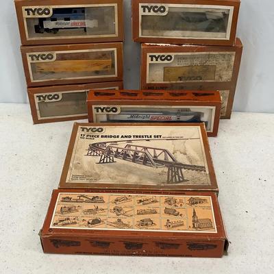 Tyco “HO” Scale Electric Train Set “Midnight Special” And Extras In Original Boxes