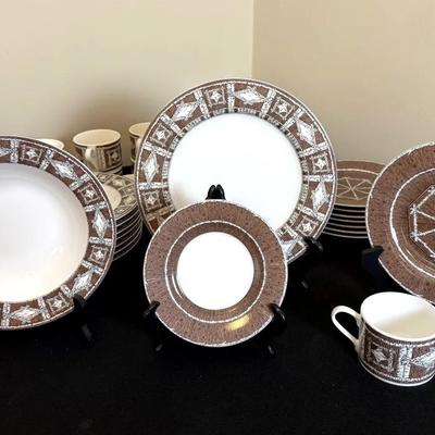 Oneida Rockwood “Table Trends” Stoneware 