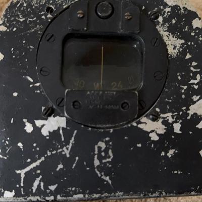  Vintage WWII A.C.U.S. Army Magnetic Compass, specifically identified as a Type B-16 Pilot's Direct 