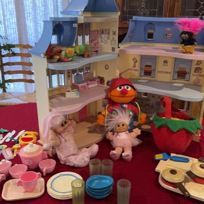 Fisher Price Doll House With Trolls And More 