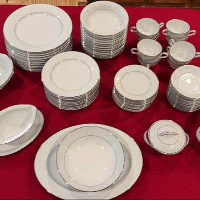 Noritake Serving For 12 