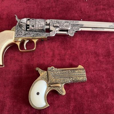 Franklin Mint 1861 Navy Revolver Replica And Non Shooting Derringer 