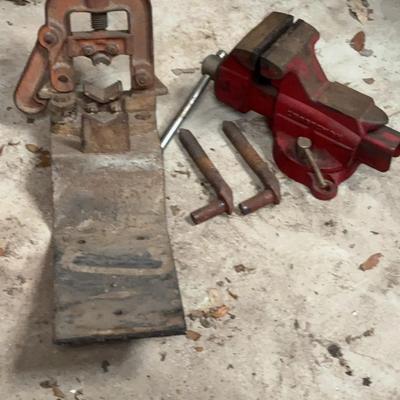 Table Vise And Plumbing Vise