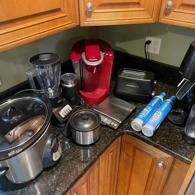 Large Lot Of Kitchen Appliances
