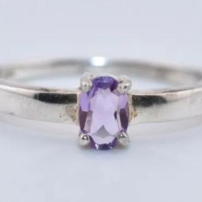 Sterling Silver Oval Amethyst Ring - Likely Natural