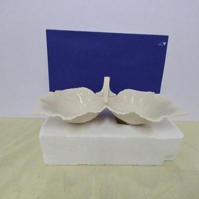 A Vintage Lenox Double Leaf Serving Dish. 