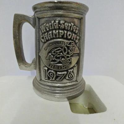 A Vintage pewter mug 