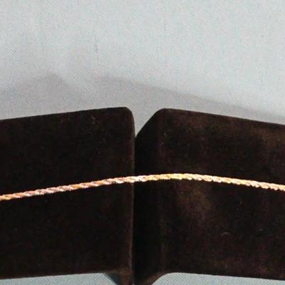 14K White And Yellow Italian Gold Women's Bracelet. Stamped '585 ITALY'.