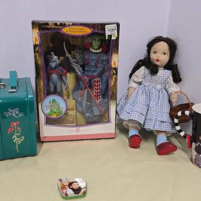 A lot of 6 Wizard of Oz 5 collections.