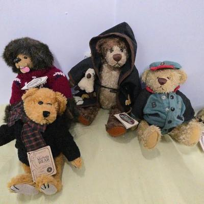 Collection of vintage Brass Button Bears and Boyds Bears.