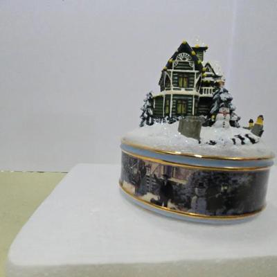 Thomas Kinkade Victorian Christmas music box. 