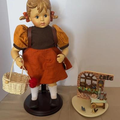 Goebel Hummel “Strudel Haus” Figurine Set