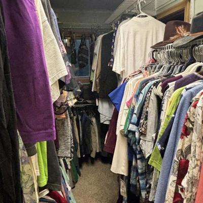 Sale Photo Thumbnail #32: Women's Clothing