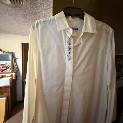 Sale Photo Thumbnail #332