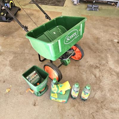 Scotts Turf Builder Fertilizer & Seed Spreader + Hand Spreader & Miracle-Gro LiquaFeed Lot