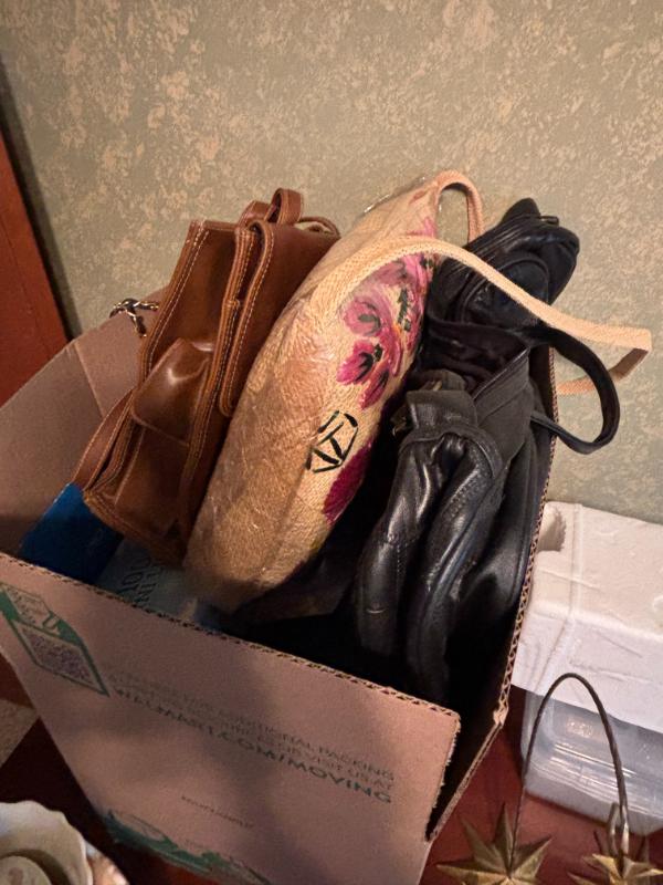 Sale Photo Thumbnail #46