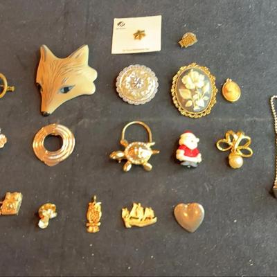 Ladies  Brooches And Scarve Clips