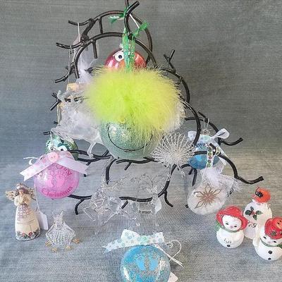 Christmas From Yesterday And Today Featuring Towle And Jim Shore