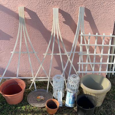Garden Lot - Plant Trellises, Garden Borders, Plastic Garden Pots