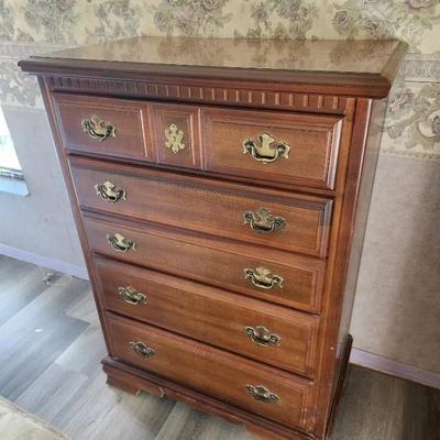 Vintage Bassett Maple Wood Dresser - 32x18x45"