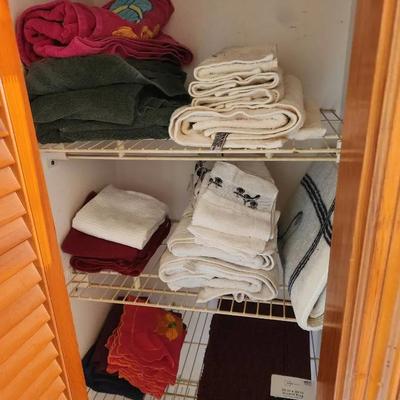 24pc Household Towels & Linens - Rugs, Frenchies, HomeTrends