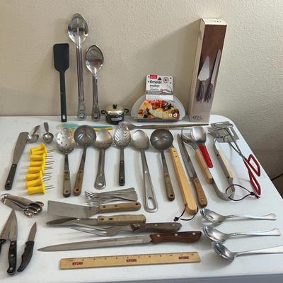 Utensil Lot - Belk Cake Knife Set, Heavy Royal Knife, Emperor Steel ++