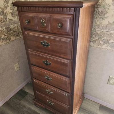 Vintage Bassett Maple Wood Dresser/Lingerie Chest - 24x18x53"