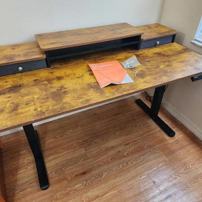 ErGear 55" Electric Standing Desk Adjustible Height - Works, 55x27x33"