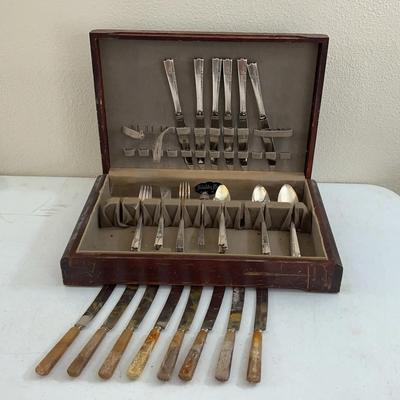 Nobility Plate - Silverplate Flatware Set + rough knife set