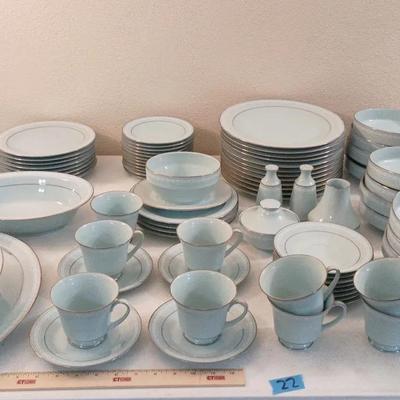 Noritake Japan Blue Wedding Veil 8004 W81 China Set