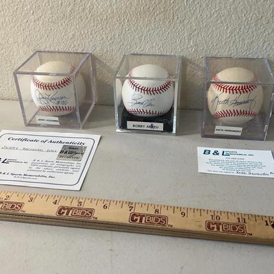 Met’s Signed Baseballs - Koosman, Abreu, Hernandez