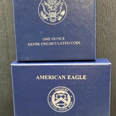 2011 Uncirculated And Proof Silver Eagles 