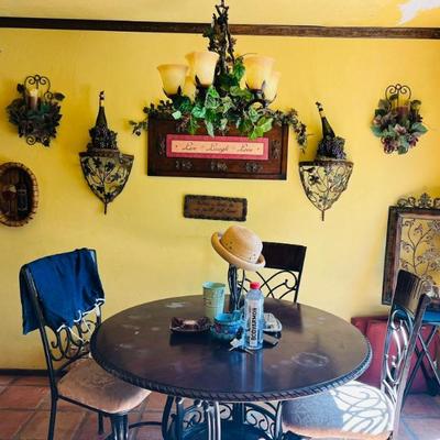 Sale Photo Thumbnail #17: Wine Country Room