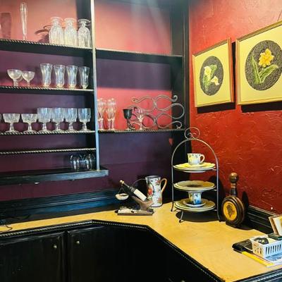 Sale Photo Thumbnail #22: Mini bar
