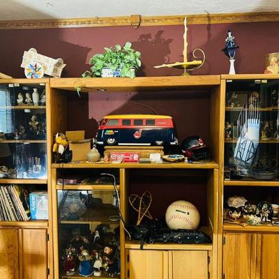 Sale Photo Thumbnail #8: Collectibles from Around the World