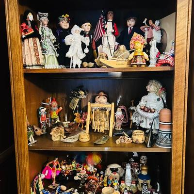Sale Photo Thumbnail #6: Dolls from Around the World