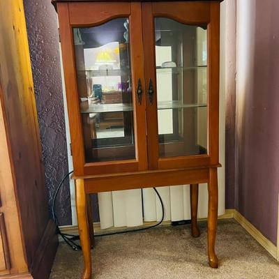 Sale Photo Thumbnail #28: Standing Curio Cabinet