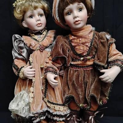 Bj108 doll collector renaissance couple