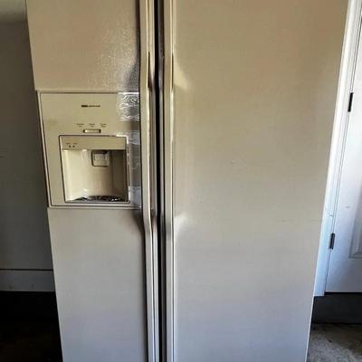 Jenn-Air Side By Side Refrigerator 