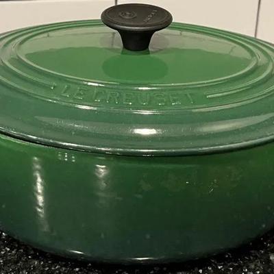 Le Creuset Enamel Cast Iron Moss Green Dutch Oven 