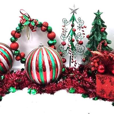 Festive Holiday Centerpieces and Glittered Ornaments 
