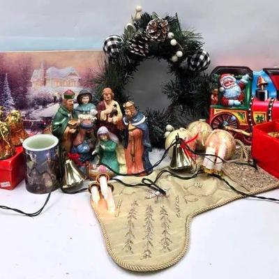 Assortment of Christmas Decor