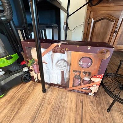 Sale Photo Thumbnail #46